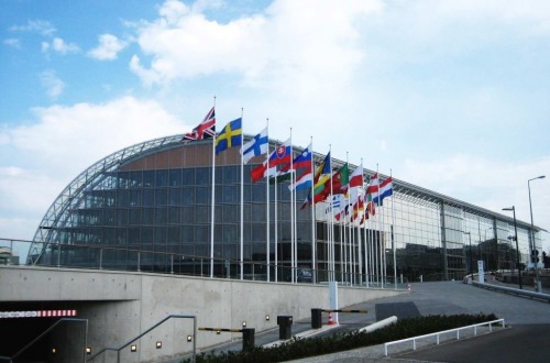 La Comisión Europea y el BEI facilitarán el acceso al crédito a los agricultores<br /></noscript>