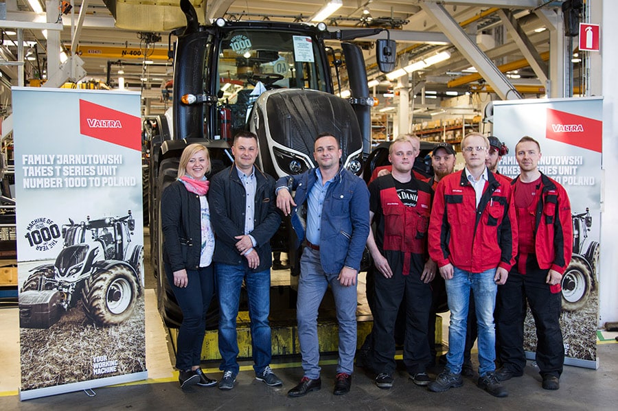 Valtra celebra la fabricación del tractor número 1.000 de la serie T4