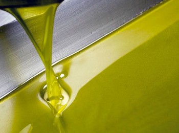 Las salidas de aceite de oliva crecen en abril y mantienen su buen ritmo