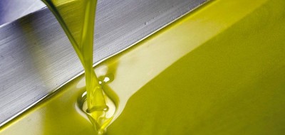 Las existencias de aceite de oliva en las almazaras bajan un 12% en marzo