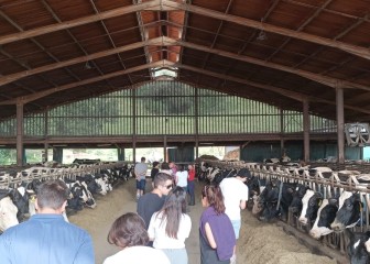 El sector del vacuno de leche europeo visita el País Vasco en busca de las mejores técnicas