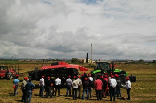 Concluye el demotour de Kuhn con la empacadora de alta densidad LSB 1290 iD