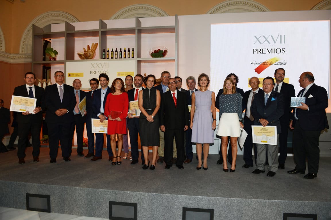 Isabel García Tejerina entrega los Premios Alimentos de España 2014 a los ganadores de la XXVII edición