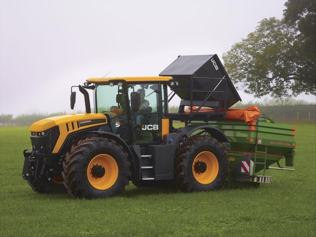 JCB presenta sus nuevas instalaciones con un balance de 2015