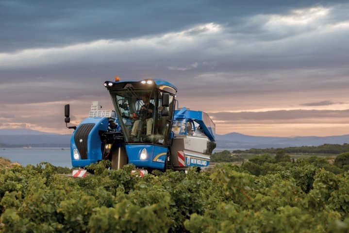 Nueva vendimiadora compacta Braud 8030L de New Holland