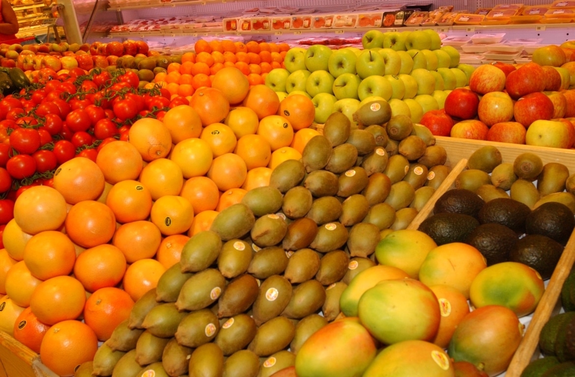 Frutas y hortalizas frescas, junto a aceite de oliva, repuntaron en el IPC de octubre