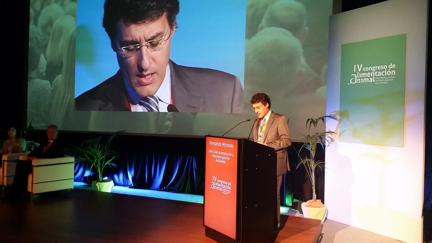 Fernando Miranda resalta en Santiago la fortaleza del sector productor de alimentación animal