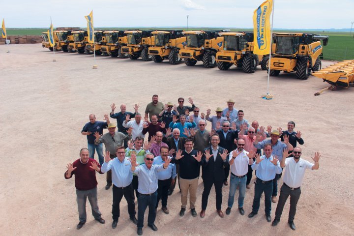 Hnos Martínez Núñez CB adquiere su décima cosechadora New Holland