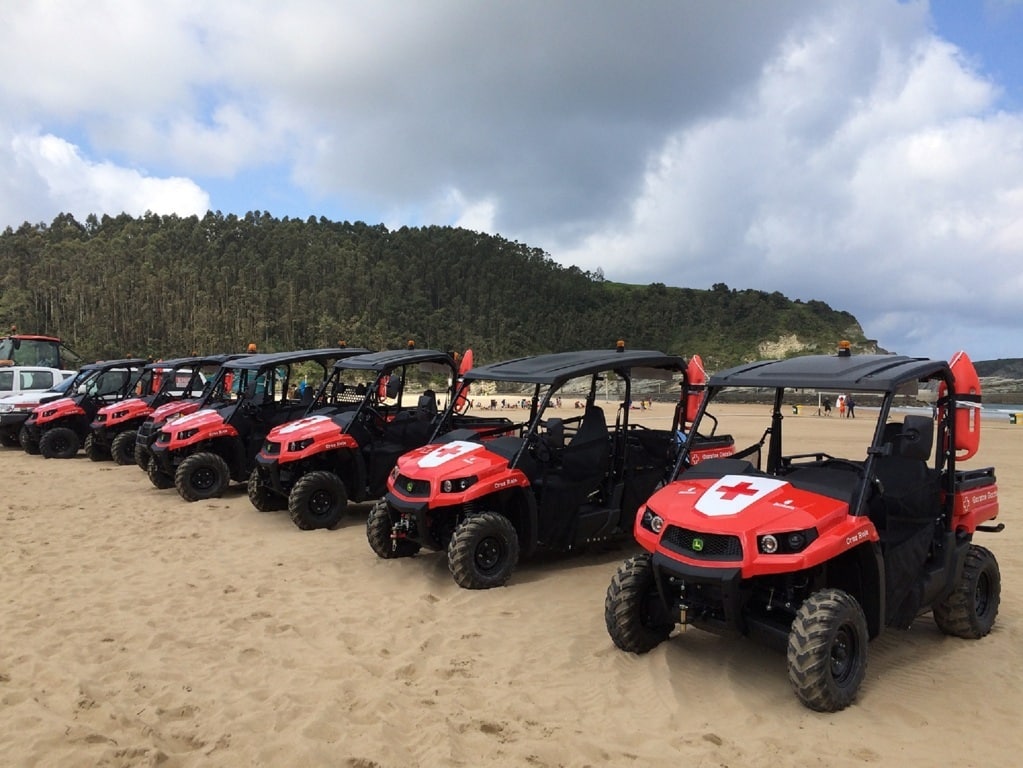 La Delegación de Vizcaya de la Cruz Roja recibe seis Gators de John Deere