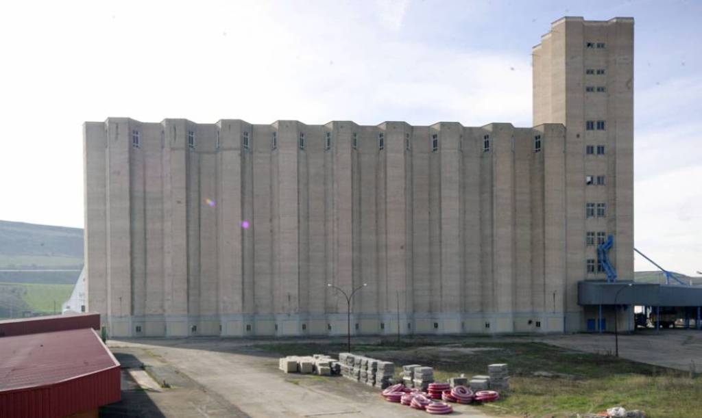 El FEGA subastará 26 silos de almacenamiento de granos