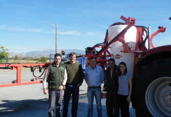 Sencillez de manejo del pulverizador hidráulico de barra Kuhn Deltis 2