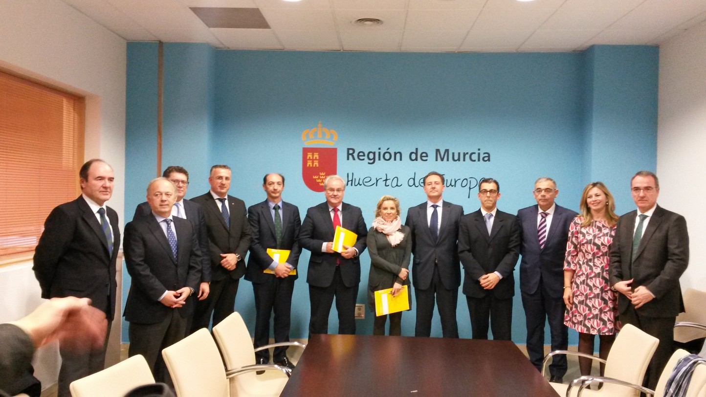 Globalcaja firma un convenio con la Región de Murcia para paliar los daños al sector agrario