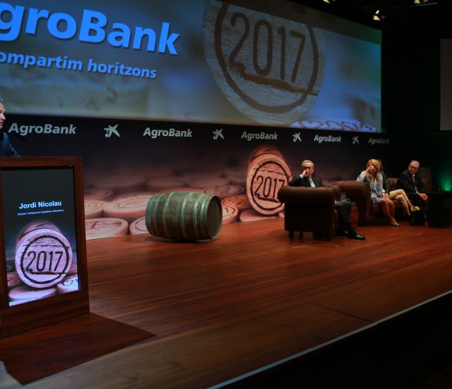 AgroBank reúne a expertos del mundo del vino para analizar el futuro de este sector