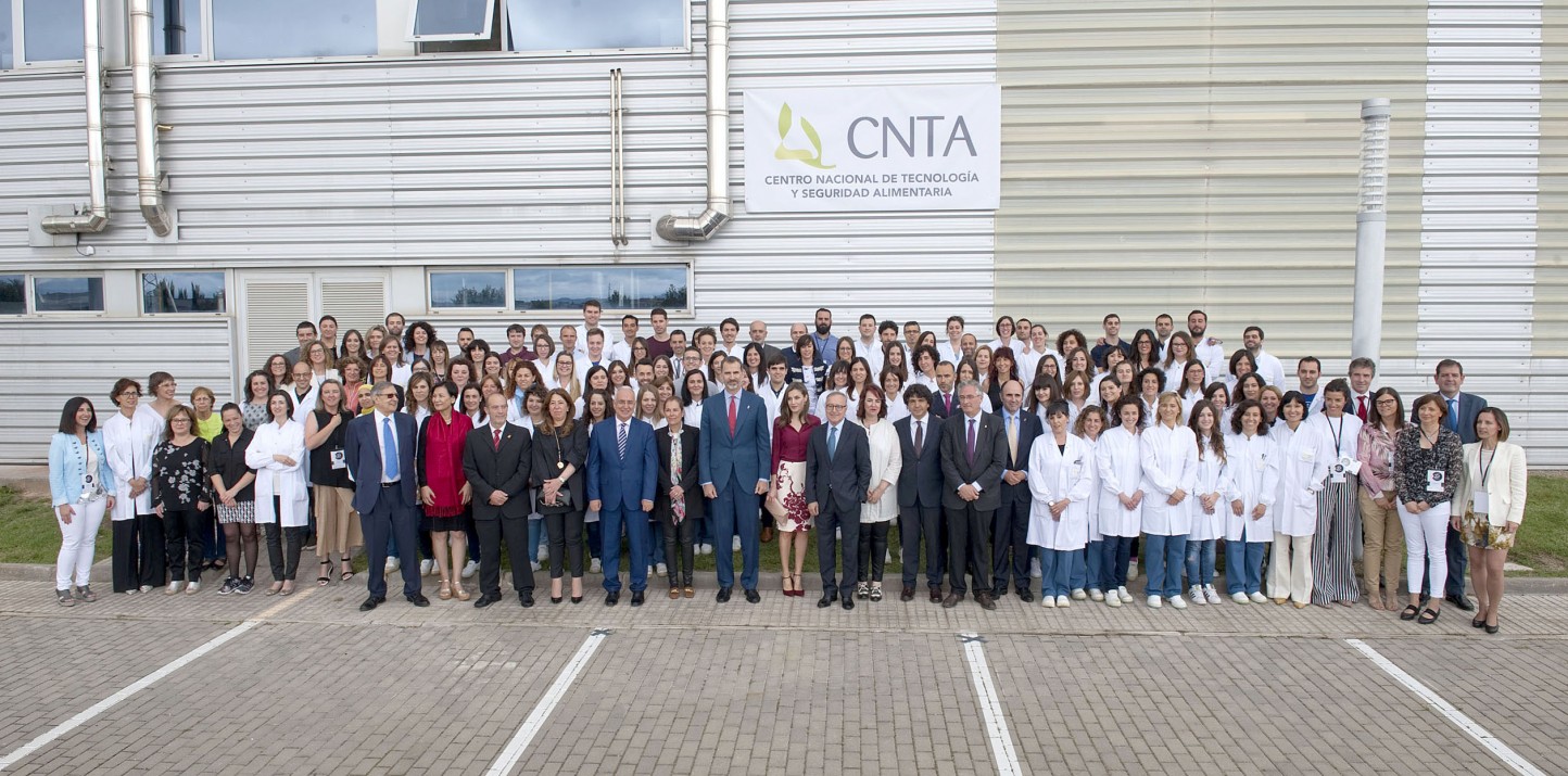 Los Reyes presiden el acto del 25 aniversario del CNTA