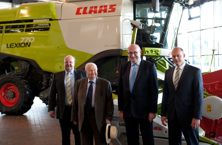Claas recibe la visita del comisario europeo de Agricultura, Phil Hogan