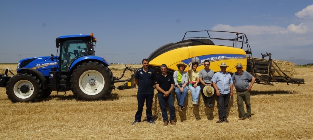 New Holland BigBaler 1290 Plus, empacando en condiciones de extrema sequía