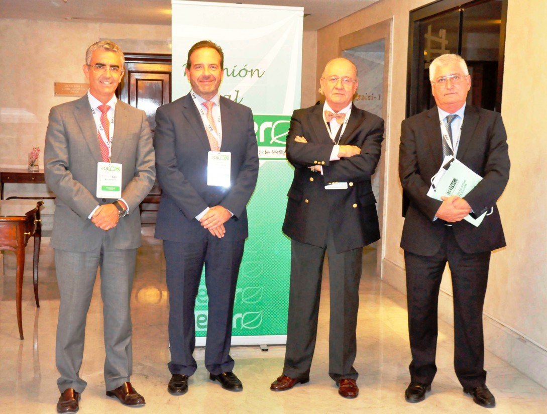 Cajamar firma un convenio con la Asociación Comercial Española de Fertilizantes