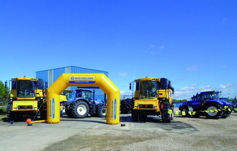 El concesionario oficial New Holland Naudín e Hijos celebra su veinticinco aniversario