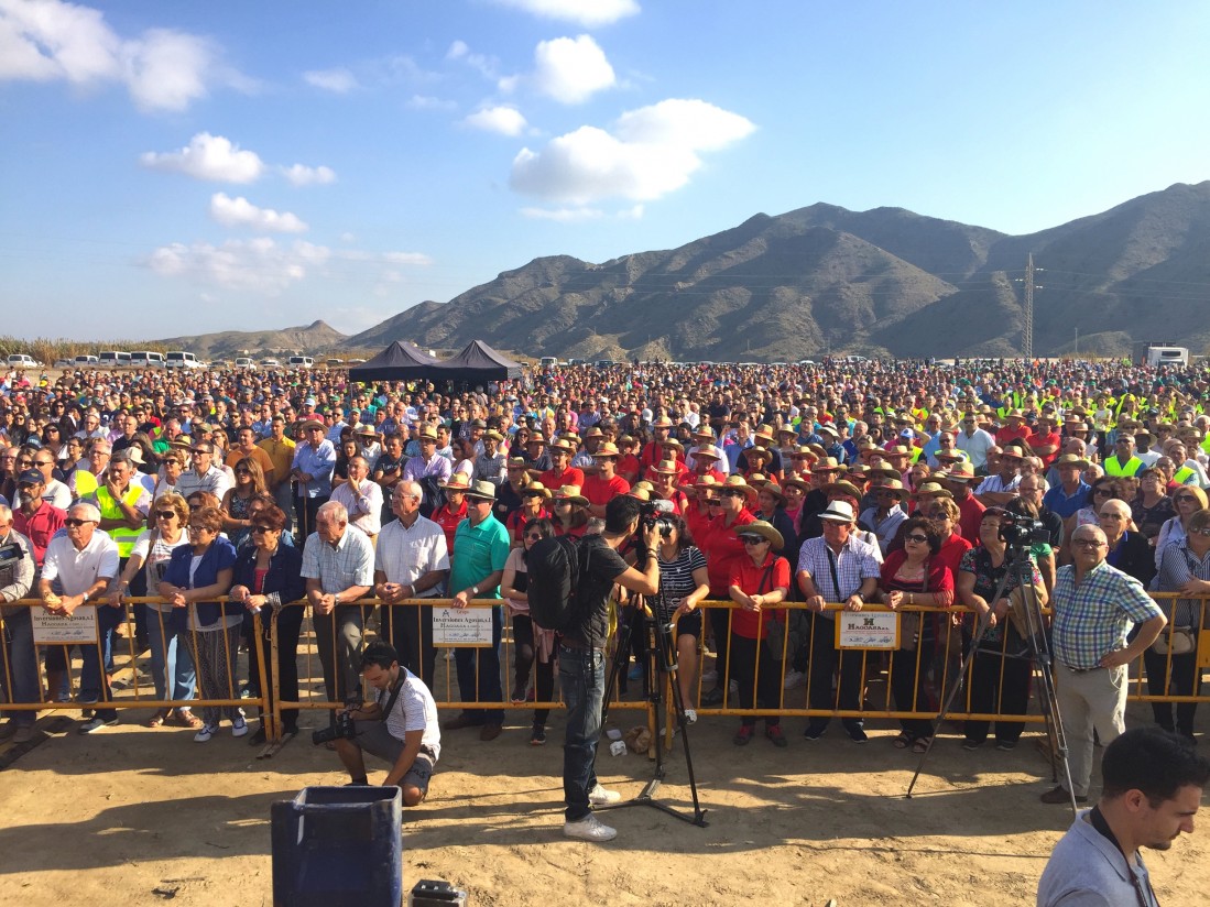 Miles de regantes del Almanzora exigen garantía de agua a un precio justo