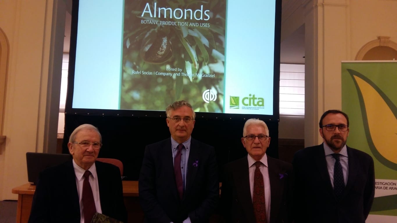 Aragón presenta el nuevo libro de referencia mundial sobre el cultivo del almendro