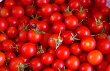 CECU y COAG denuncian ante Consumo el etiquetado fraudulento de tomates cherry en Carrefour