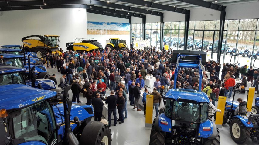 Manto Maquinaria, nuevo concesionario oficial New Holland, inaugura sus nuevas instalaciones