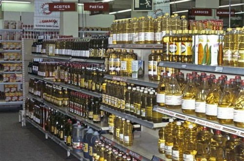 Las salidas al mercado de aceite de oliva bajan un 10% en el primer cuatrimestre de 2017/18