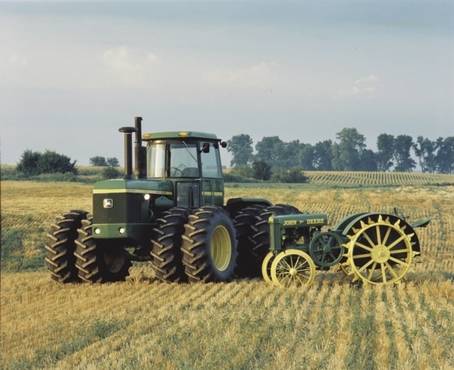 Los tractores John Deere cumplen cien años