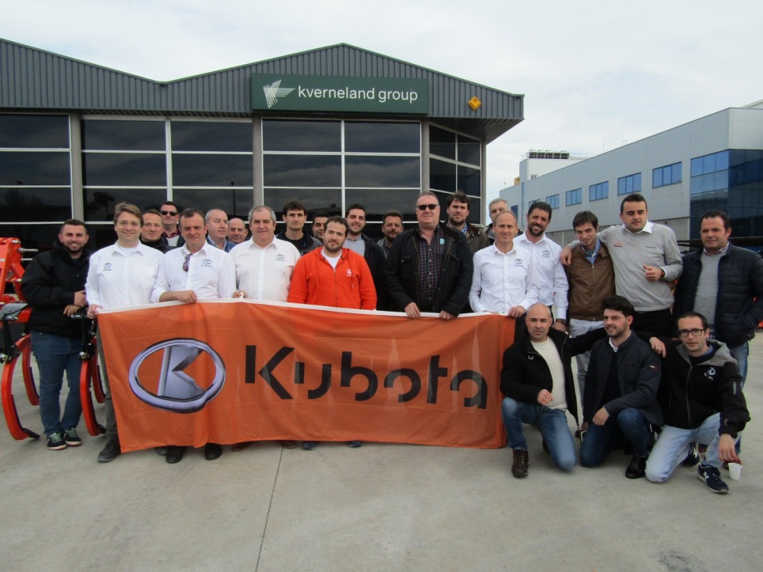 Kubota celebra un curso sobre su gama de implementos para suelo y siembra