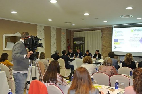 Cooperativas Extremadura pone en valor del papel que juegan las mujeres en las cooperativas y en el medio rural