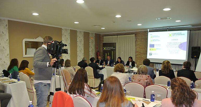 Cooperativas Extremadura pone en valor del papel que juegan las mujeres en las cooperativas y en el medio rural