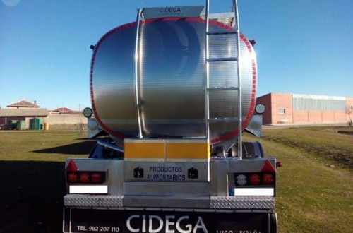 Marzo rebajó a 0,324 €/l el precio medio de la leche de vaca en origen