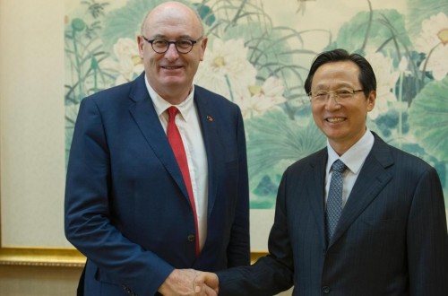 Hogan vuelve a China para promocionar el sector agroalimentario de la UE en su segundo mercado mundial