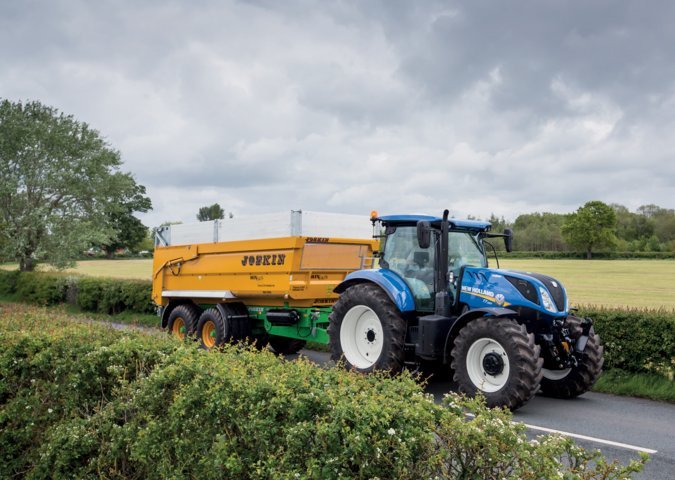 New Holland introduce un sistema de freno inteligente de remolque patentado en sus tractores T7 y T6 AutoCommand