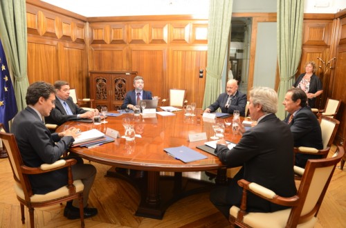 Bruselas, dispuesta a actuar ante la OMC tras confirmarse los aranceles a la aceituna