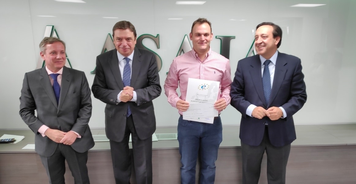 Un ganadero pozoalbense galardonado con el premio Joven Agricultor Sostenible