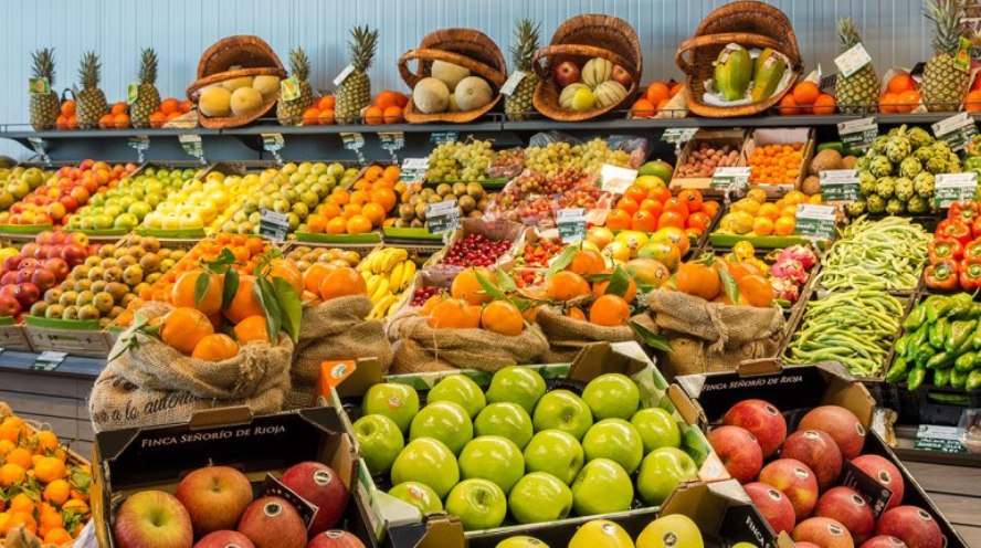 La bajada de precios de consumo de frutas frescas estabiliza el IPC alimentario en septiembre