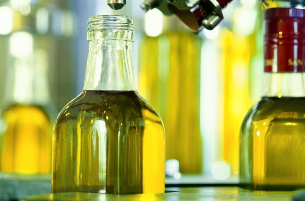 El sector oleícola podría superar el millón de toneladas de aceite de oliva exportado en 2018/19