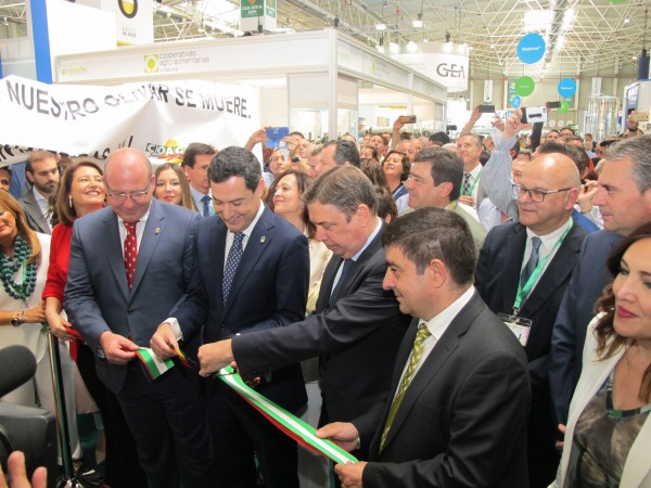 20190515 Inauguración Expoliva - corte cinta 2 bis Expoliva cifra en más de 600 millones de euros el volumen de negocio generado su última edición