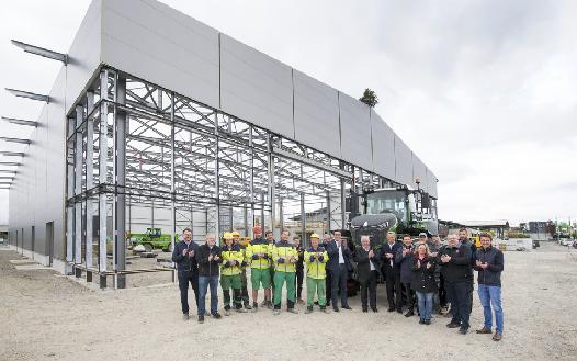 Fendt celebra la cubierta de aguas de la ampliación del Fendt Forum