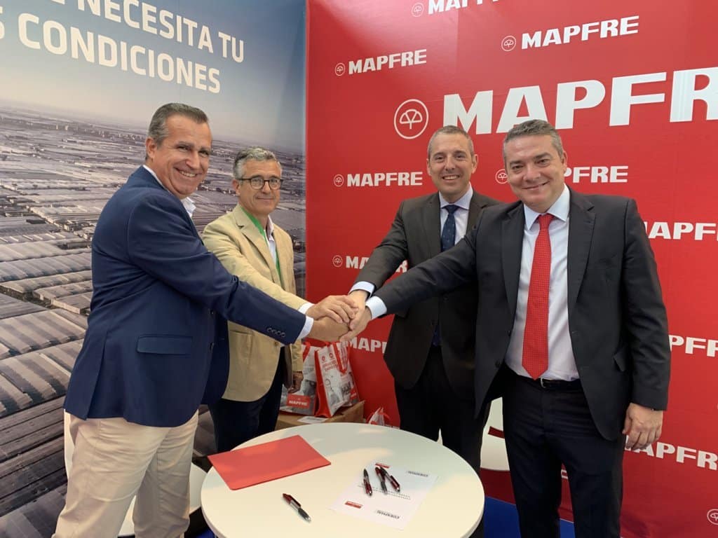 Convenio entre Mapfre y Coexphal para impulsar el seguro agrario