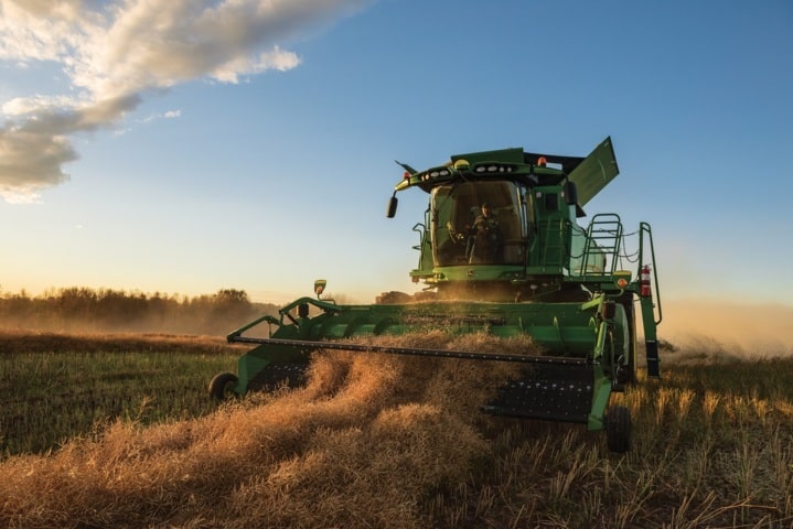 Mejoras en el rendimiento, automatización y facilidad de uso de las cosechadoras John Deere