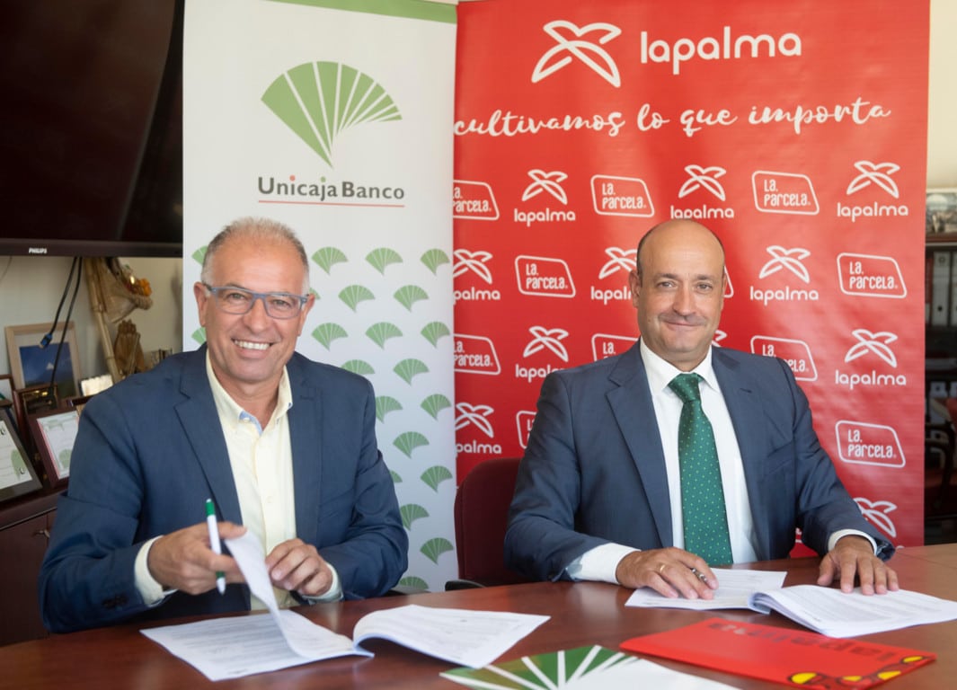 Unicaja Banco reafirma su apoyo a los más de 700 agricultores de Cooperativa Granada La Palma
