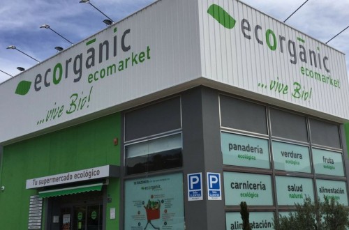 La cadena valenciana Ecorganic y la catalana Veritas crean el mayor grupo de alimentación ecológica