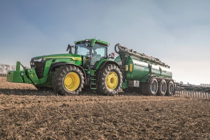 John Deere renueva su serie de tractores 8R