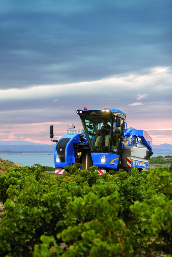 New Holland amplía su oferta con dos nuevas vendimiadoras