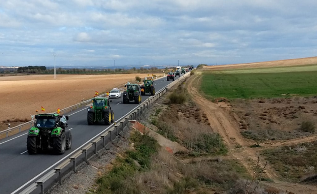 Inicio de la campaña de movilizaciones agrarias bajo el lema «En defensa de su futuro»