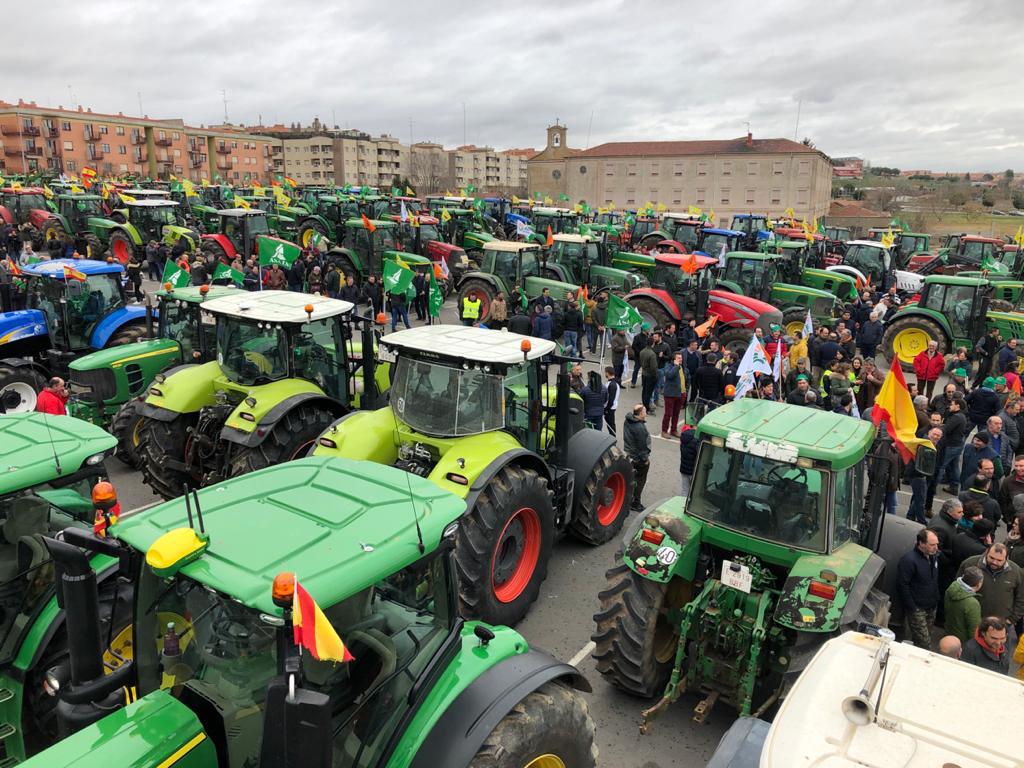 «Las reivindicaciones agrarias: entre el deseo y la realidad». Por Eduardo Moyano Estrada.