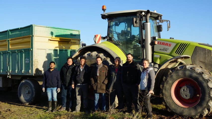 Claas Arion 610 y Axion 830 trabajando en modo transporte