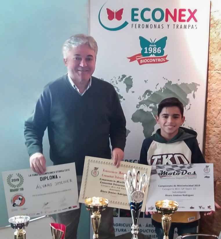 El piloto Álvaro Jiménez renueva su patrocinio con Econex